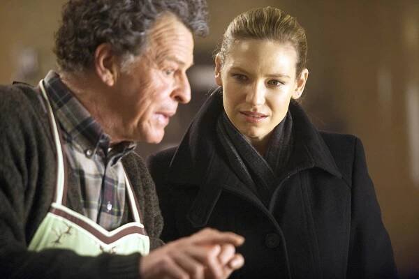Hranice nemožného - Byt 6B - Z filmu - John Noble, Anna Torv