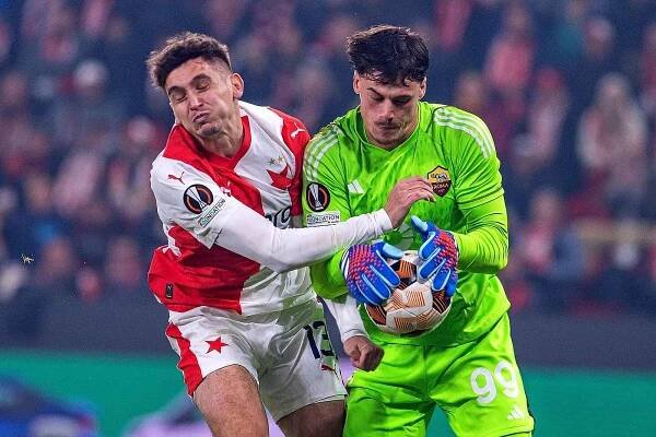 Evropská fotbalová liga: Slavia Praha - AS Řím 2:0.
