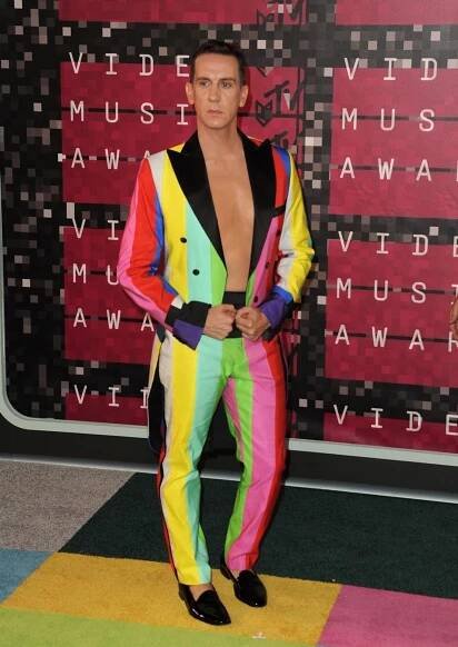 CENY MTV: Šílené oblečky, Miley Cyrus jako prase a nadávky!