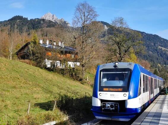 Mit Zug, Bahn und Bus in die Bayerischen Alpen: Wandertipps vom Allgäu bis Berchtesgaden
