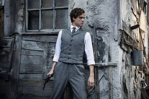Douglas Smith is Jimmy Olsen in Superman & Lois Season 4