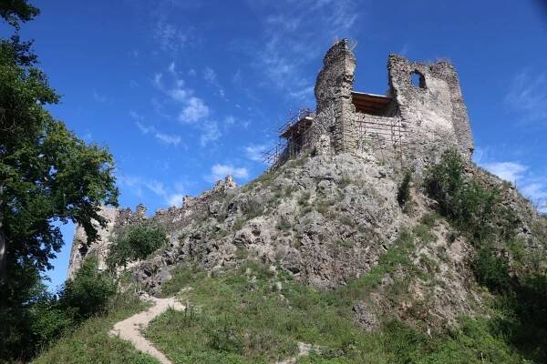 Hrad Šášov – prístupová cesta