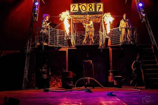 První český hororový cirkus Ohana bude hostovat v Táboře a v Českých Budějovicích se svou novou show The Future.