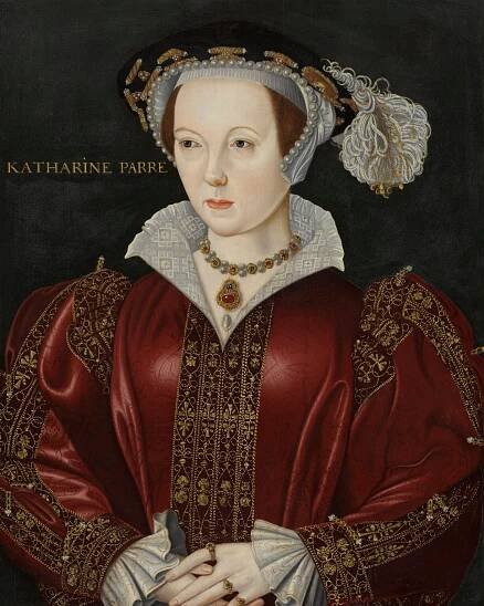 A portrait of a Tudor queen wearing a rich maroon dress with gold embroidered paneling. She wears a black hat with gold piping and a feather on her head, and extravagant jewels on her neck. Her expression 
