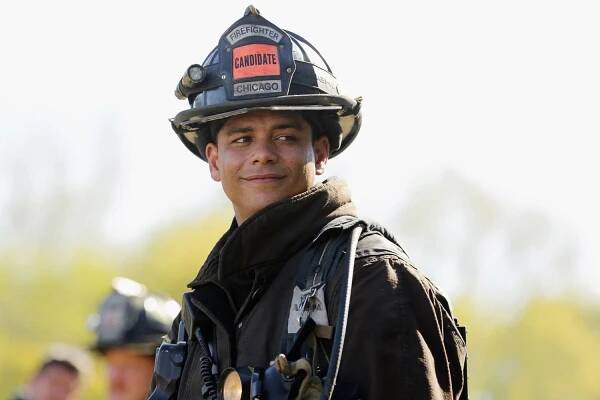 CHICAGO FIRE -- "No Regrets" Episode 207 -- Pictured: Charlie Barnett as Peter Mills 