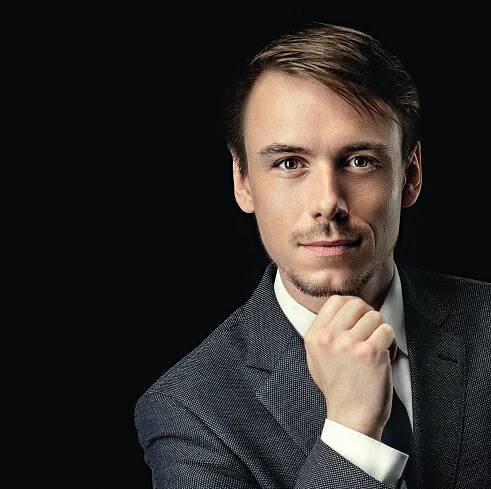 NAŠI ABSOLVENTI PAVEL TROJAN jr. - Issuu