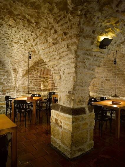 Restaurace Dutá hlava