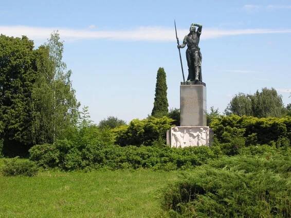 Pomník selského povstání v parku u Chlumce nad Cidlinou