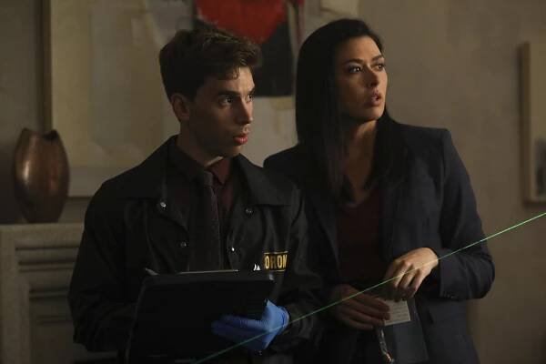 Take Two - One to the Heart - Z filmu - Jordan Gavaris, Aliyah O'Brien