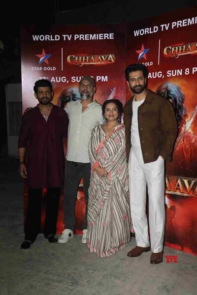 Vicky Kaushal, Director Laxman Utekar, Divya Dutta, And Vineet Kumar Singh Spotted At Mehboob Studio - Gallery