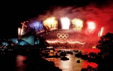 Soubor:Fireworks, Sydney Harbour Bridge, 2000 Summer Olympics closing ceremony.jpg