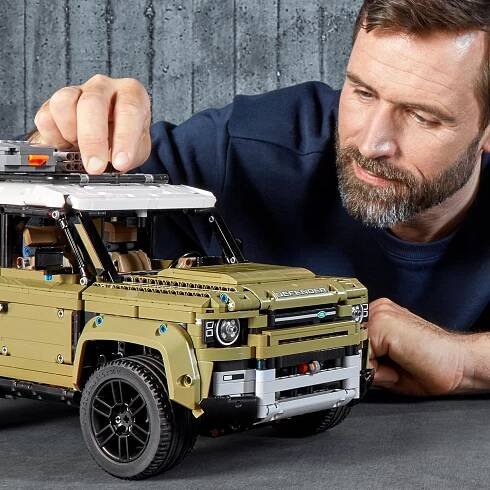 LEGO Technic 42110 Land Rover Defender