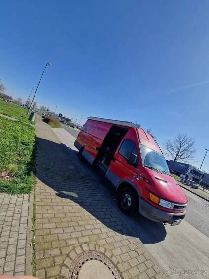 Obytná dodávka Iveco Daily 2.8 MAXI,MARKÝZA,2XPOSTEL,LEDNICE - Mělník