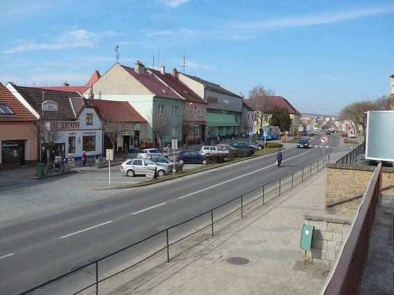 Rekonstrukce náměstí Komenského - Oficiální stránky města Hluk