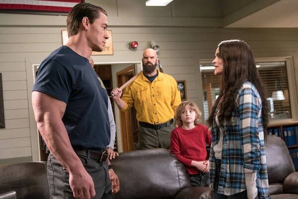 John Cena, Tyler Mane, Christian Convery, Brianna Hildebrand - Hrátky s ohněm - Z filmu