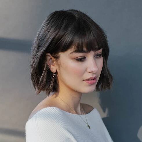Zimní účesy s ofinou 2023 - 2024 18 nápadů - Women-Lifestyle.com