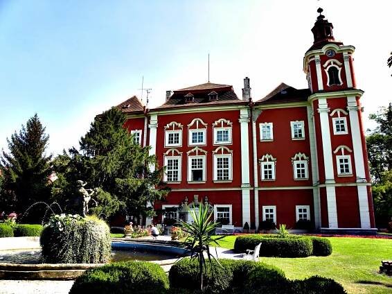 9. Tip na výlet: Dětenice. Krásný zámek Dětenice. ROYAL VERA