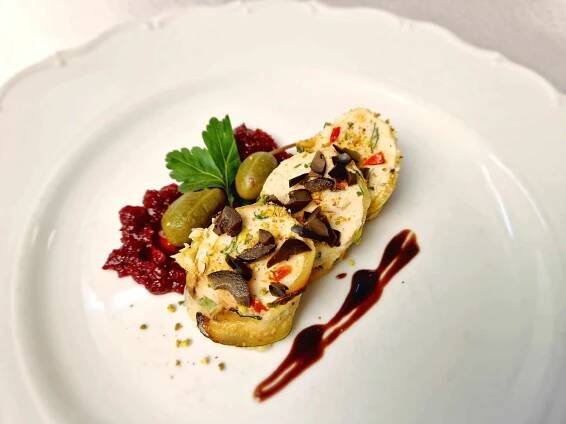 Slavnostní menu pro speciální příležitost za 1 150 Kč Tábor, Čelkovice Restaurace Romantik hotel Eleonora • Firmy.cz