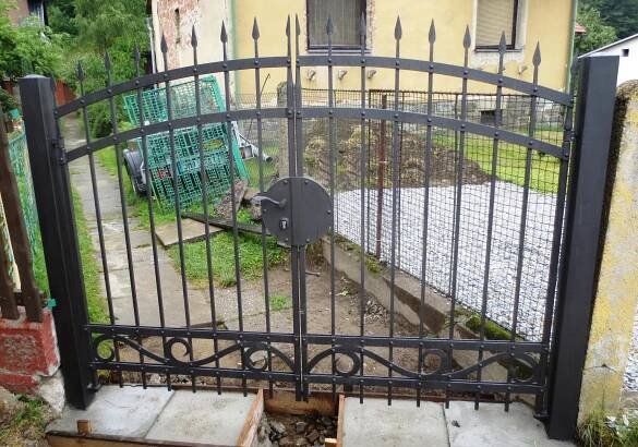 Brány a oplocení, instalace a zapojení pohonů bran Tousek - mwz.cz
