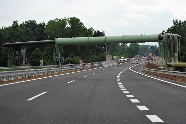 Silnice I/37 Březhrad-Opatovice (4.7. 2013) - při odjezdu ze slavnostního otevření stavby již bylo možné využívat plný profil komunikace