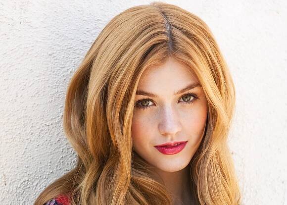10 THINGS with Katherine McNamara