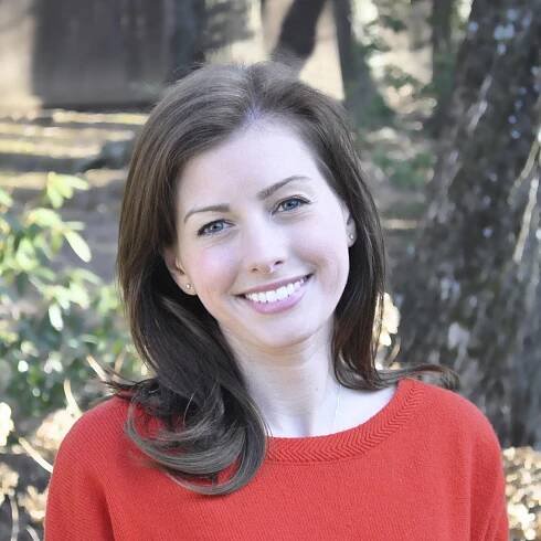 Meet Dani DiPirro, the writer & designer behind @positivelypresent — Shut Up & Yoga