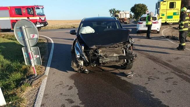 K dopravní nehodě dvou osobních automobilů na křižovatce u obce...