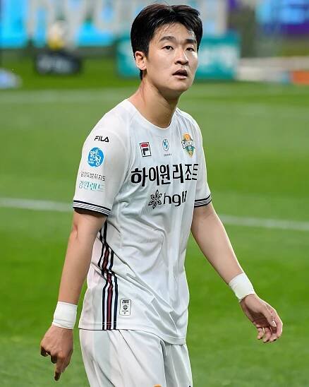 Lee Sang-heon (footballer, born 1998)