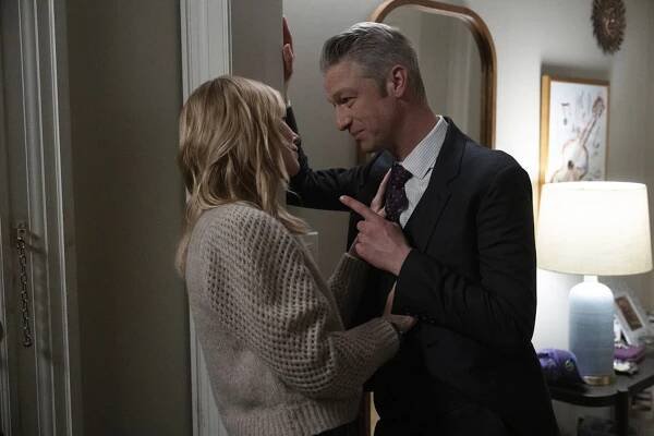 Kelli Giddish as Det. Amanda Rollins, Peter Scanavino as A.D.A Dominick 