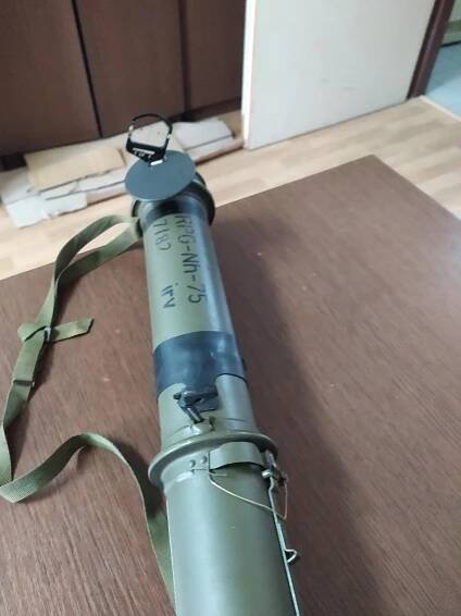 RPG NH 75 s reaktivním protitankovým granátem. Sbírkový stav.