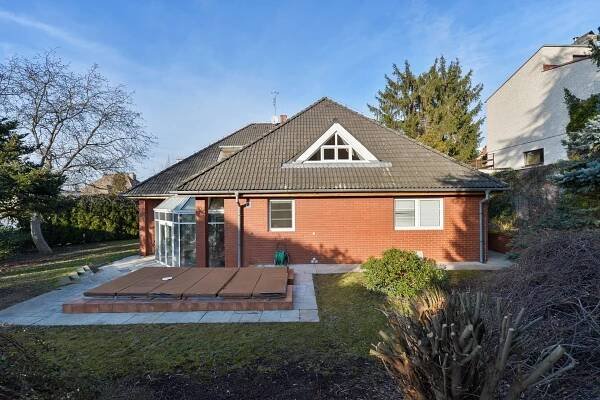 Kyjská, Hloubětín - Praha 9 | Pronájem, Rodinný dům, 5+1, 440 m²