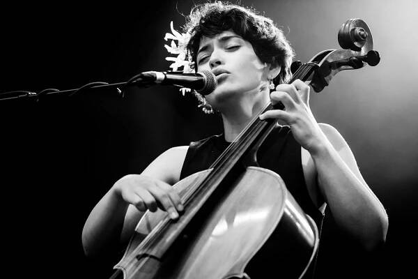 Ana Carla Maza, La Défense Jazz Festival, Parvis de la Défense, 26 juin 2021