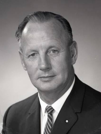 Robert Strachan (politician)