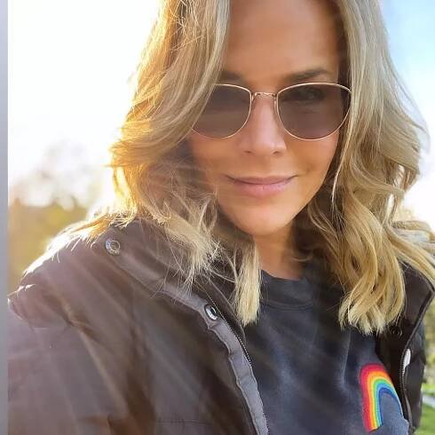 Cute Julie Benz juliebenz photo