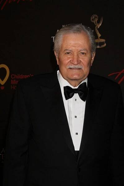 John Aniston schválil dceři Jennifer vztah s Justinem Therouxem