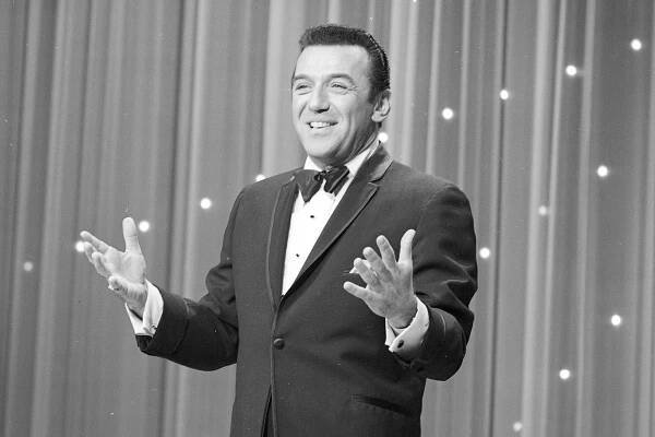 Norm Crosby, Comedian Who Had a (Wrong) Way With Words, Dies at 93