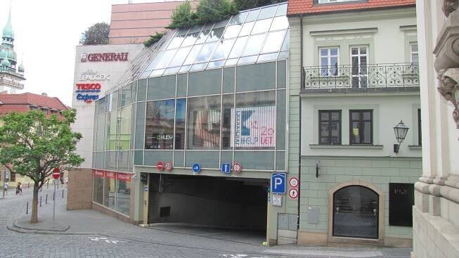 Mamma HELP – Logo Mamma HELPu v Obchodním centru Velký Špalíček