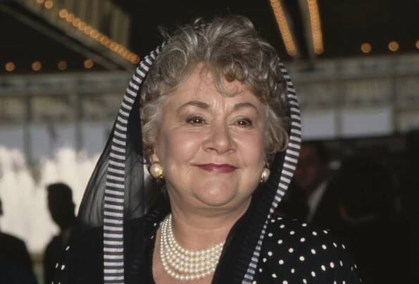 Joan Plowright, Tony Award-winning British actor, dies at 95