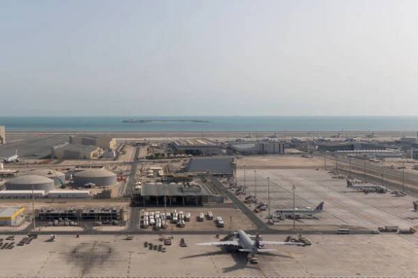 hamad international airport in doha, qatar - mezinárodní letiště dauhá hamad - stock snímky, obrázky a fotky