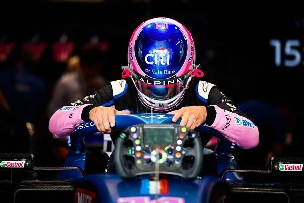 Hvězdná výměna ve formuli 1. Končící legendu nahradí jiný mistr světa