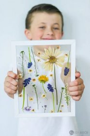 pressed flowers Mothers Day Crafts Preschool, Nature Crafts Kids, Pressed Flower Crafts, Pressed Flowers, Dried Flowers, Kindergarten Crafts, Mother's Day Diy, Childrens Crafts, Flower Pictures