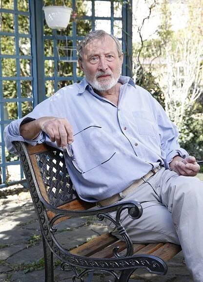 Našel tři roky po smrti snoubenky opět lásku? Ladislav Frej (81) se vodí za ruku s neznámou rusovláskou