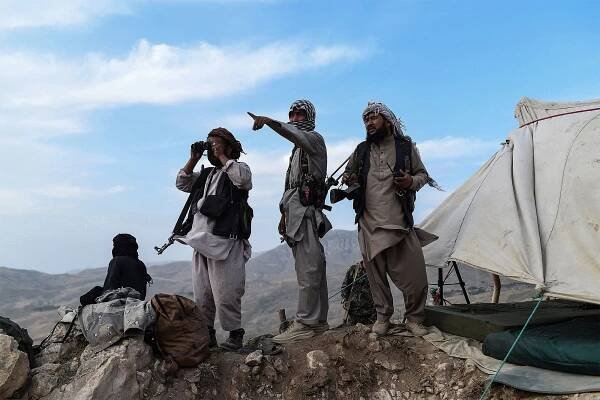 Afghánistán: Tálibán překvapil další ofenzívou, Američané nasazují letectvo