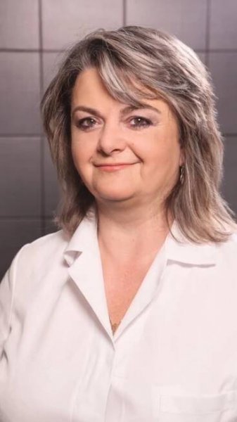 Lenka Kopecká -  52 let, Fakultní nemocnice Hradec Králové