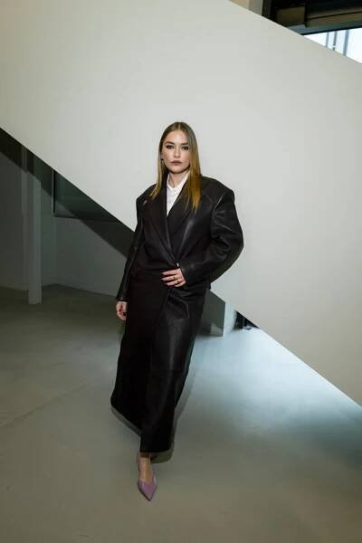 Camille Razat au défilé Emporio Armani automne-hiver 2025-2026.