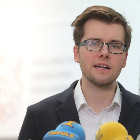 Šanci má ten, kdo jde na ruku Babišovi. To není náš styl, říká Pirát Michálek