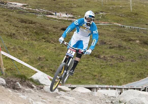 Stephen Hughes // Gallery // World Cup DH 09 // Fort Bill