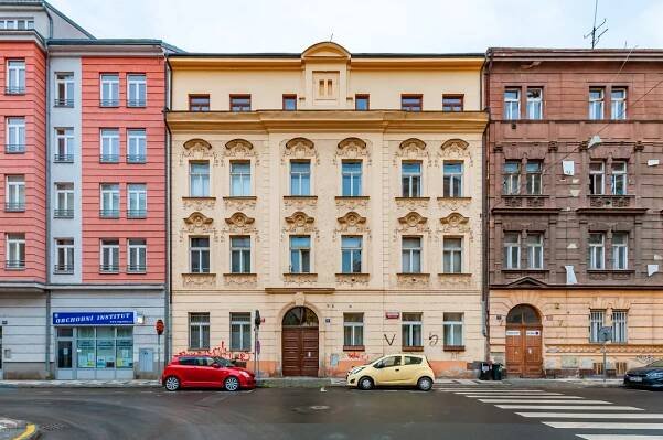 PRODÁNO. Prodej slunného bytu 3+kk, 90 m2, s terasou, 13,8 m2, Praha - Smíchov - FARAON reality