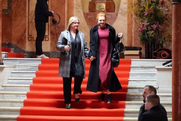 Bujarý večírek po premiéře Krále Šumavy: Hvězdy vlály ze schodů!