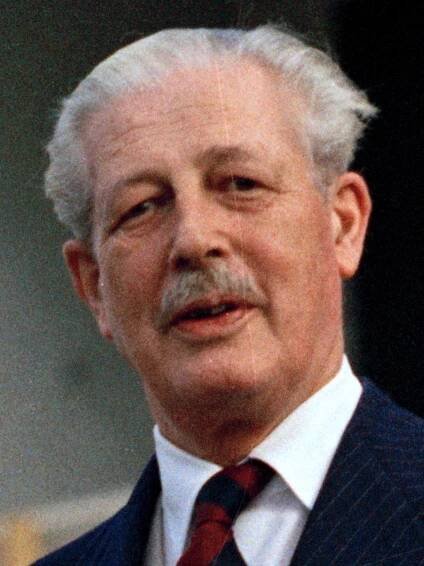 Soubor:Harold Macmillan in 1961 (cropped).jpg